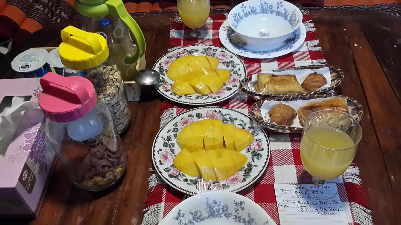 ホテル カフェ ド バーン ラウ バンコク都 エクステリア 写真